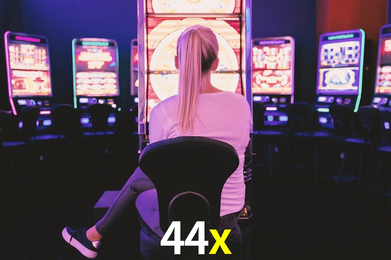 Bonus Features 44x